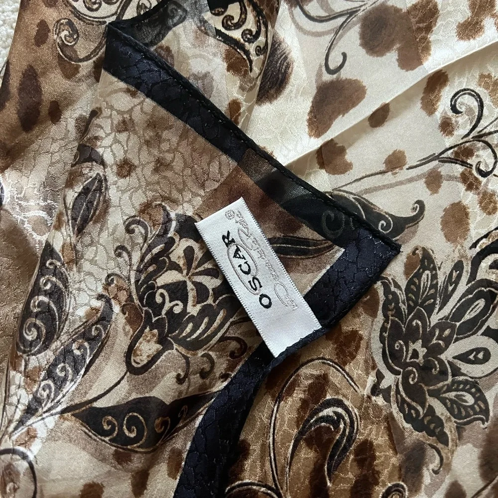 Oscar de la renta small 20.5 by 20.5 inches scarf